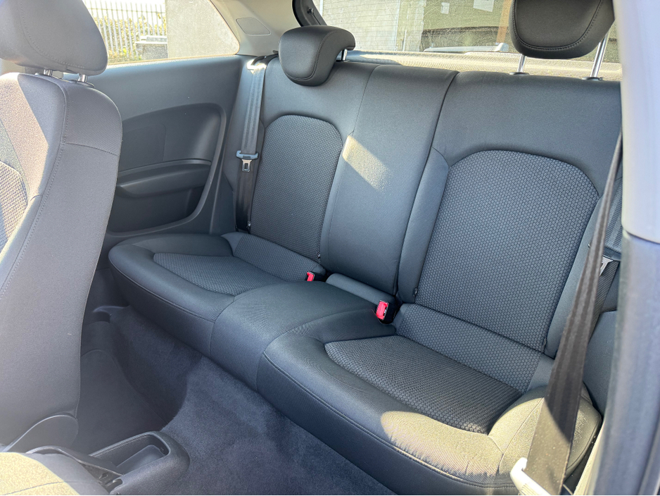 2012 Audi A1 - image 12