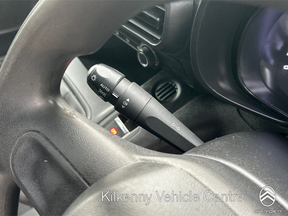 2021 Citroen Berlingo - image 23