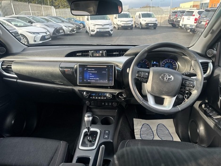 2020 Toyota Hilux - image 8