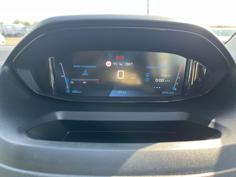 2026 Peugeot Partner - image 13