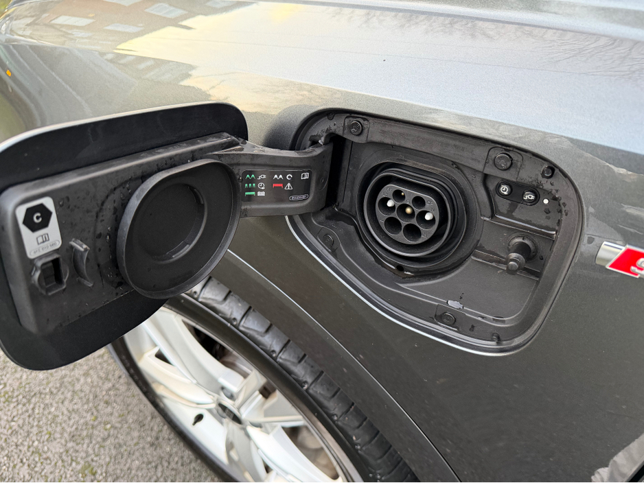 2024 Audi Q3 GREAT SPEC//S LINE 45 TFSI E//LOW MILEAGE//FULL LEATHER//REVERSE CAMERA//FINANCE PACKAGES €44,900