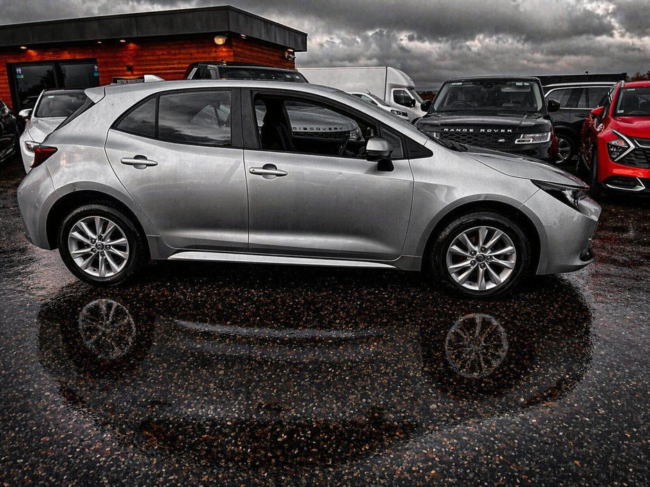 2023 Toyota Corolla - image 3