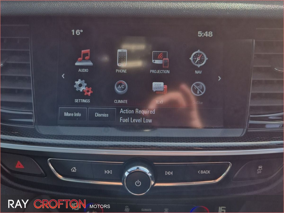 2018 Vauxhall Insignia - image 12