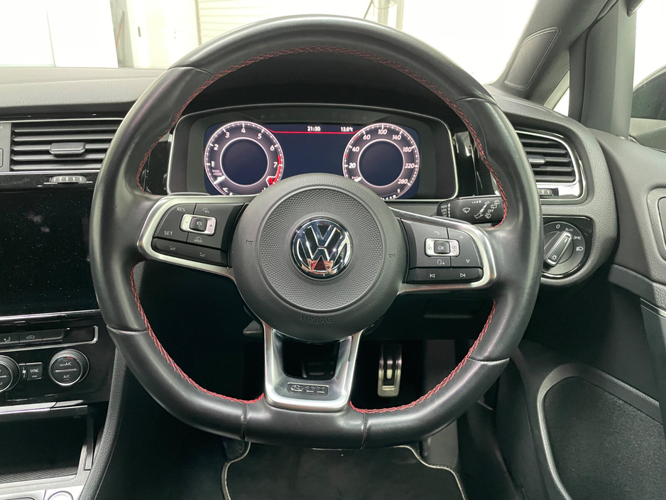2019 Volkswagen Golf - image 22