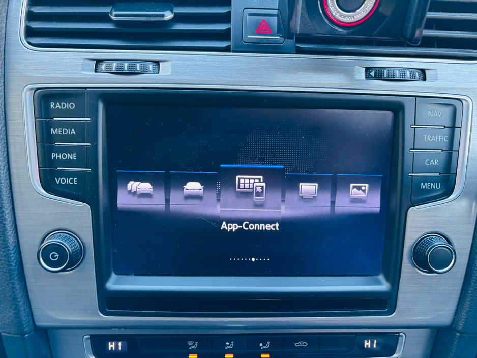 2016 Volkswagen Golf  €12,950