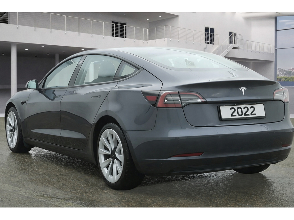 2022 Tesla Model 3 - image 3