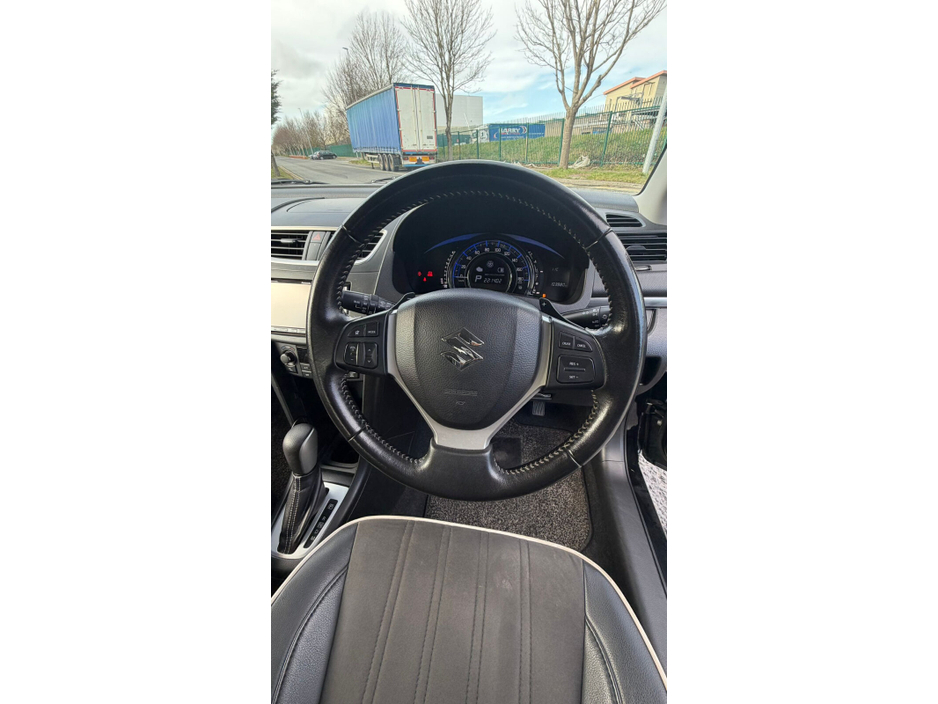 2014 Suzuki Swift - image 15