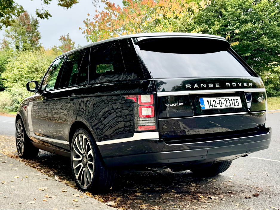 2014 Land Rover Range Rover - image 8