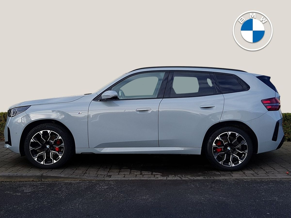 2025 BMW X3 - image 3