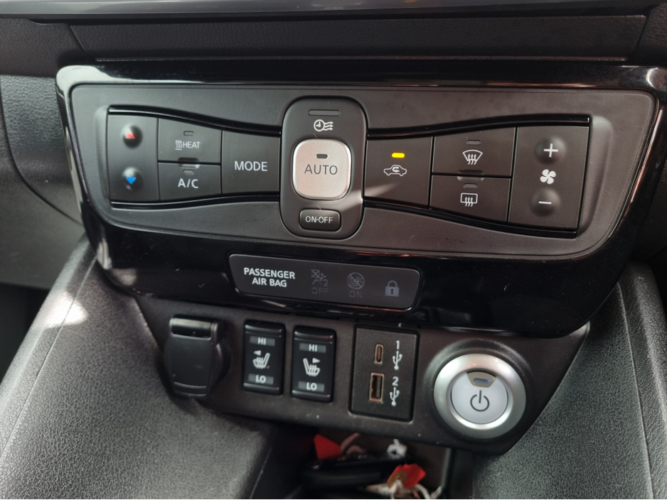 2021 Nissan Leaf - image 22