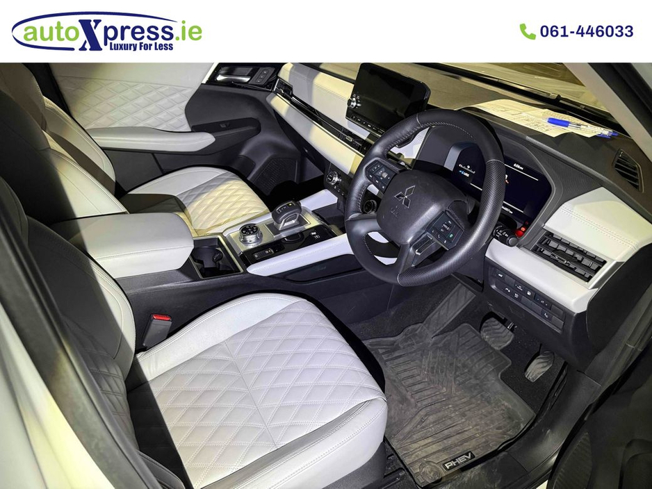 2022 Mitsubishi Outlander - image 6