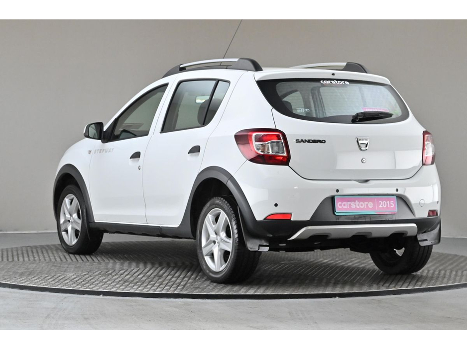 2015 Dacia Sandero Stepway - image 7