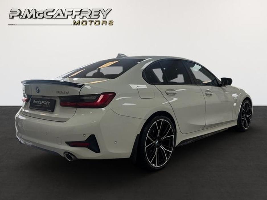 2019 BMW 3 Series - image 5