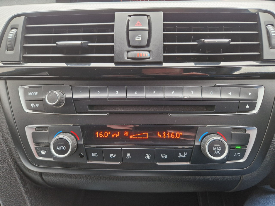 2013 BMW 3 Series - image 38