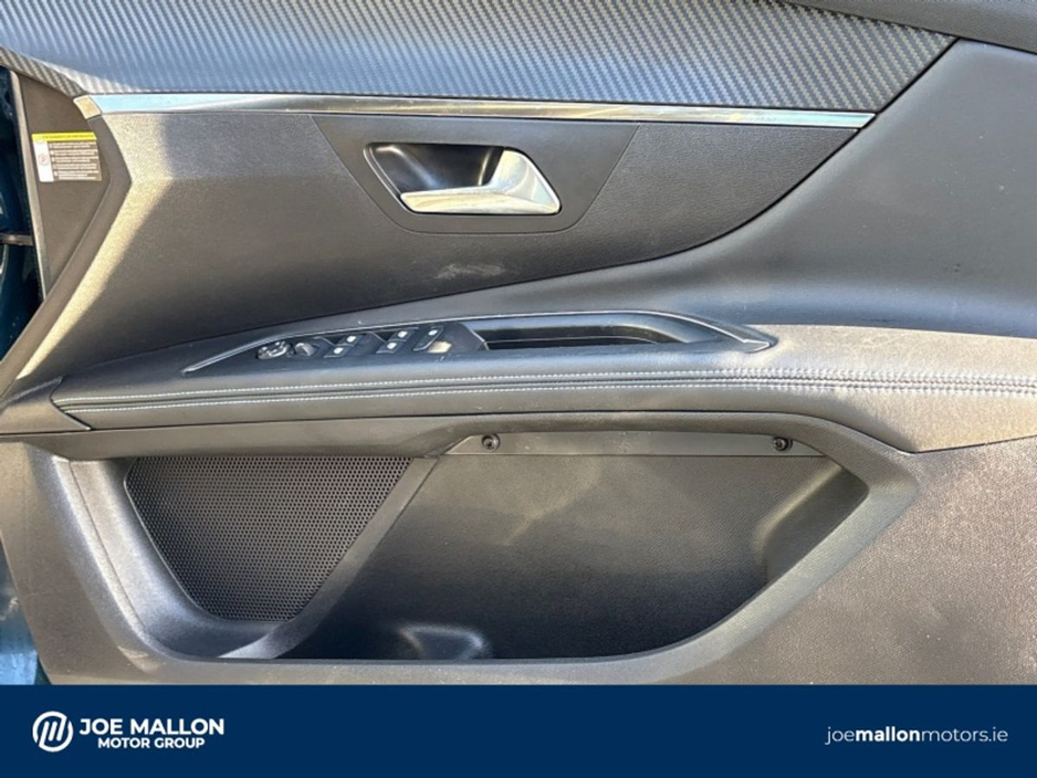 2025 Peugeot 5008 - image 16