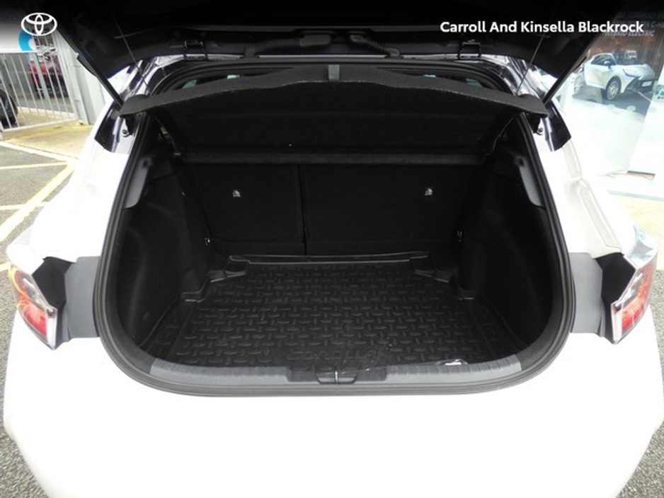 2024 Toyota Corolla Hybrid Luna Sport HB €32,950