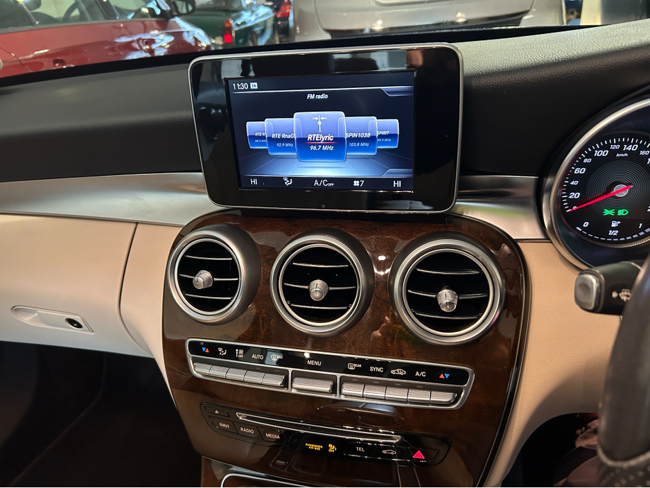 2016 Mercedes-Benz C Class ONLY 99000KLMS///TOP OF THE RANGE AVANTGARDE ORIGINAL IRISH CAR WITH STUNNING OATMEAL LEATHER INTERIOR///6 SPPED MANUAL WITH NCT UNTIL 8/26 AND TAX 6/26//LOW TAX JUST 190EUROS// €14,950