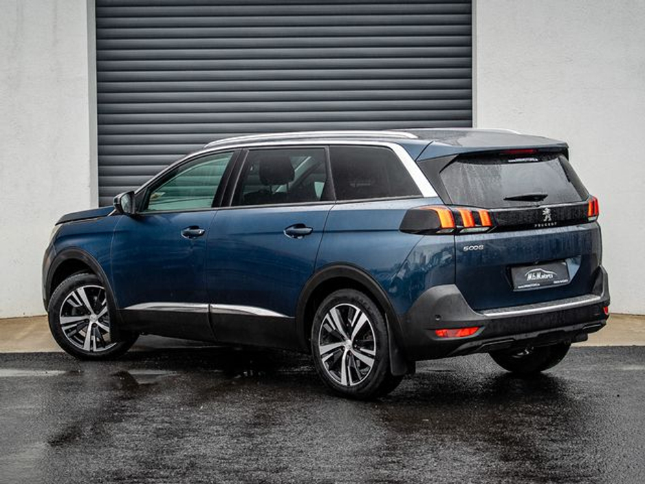 2020 Peugeot 5008 - image 9