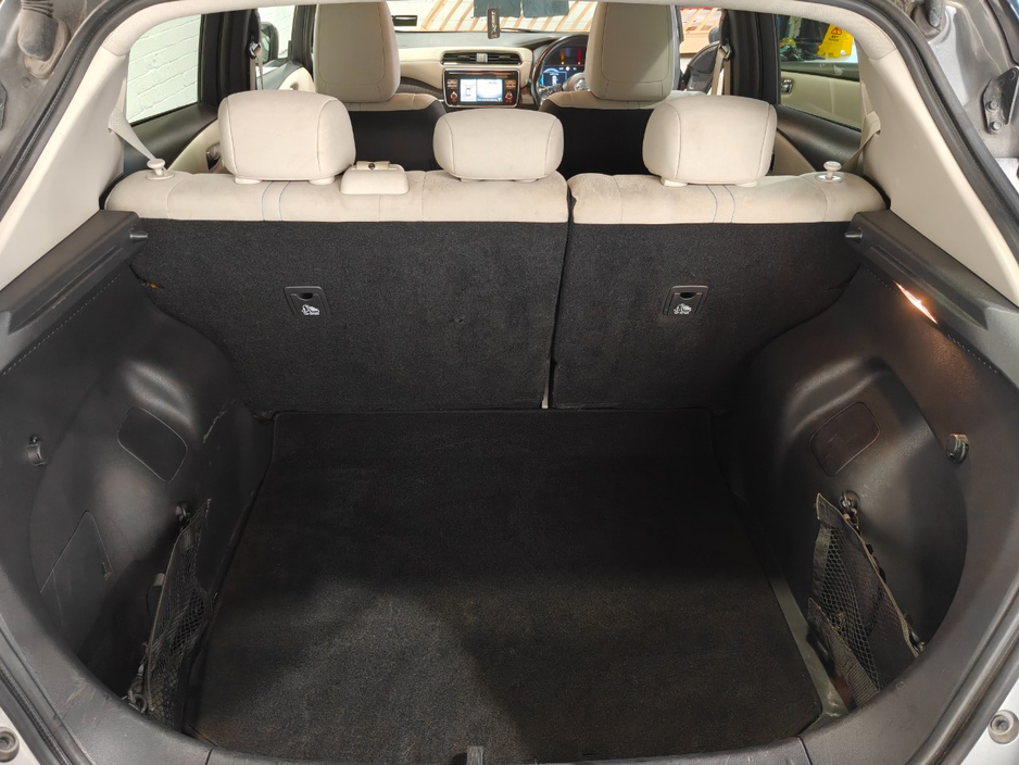 2019 Nissan Leaf - image 24