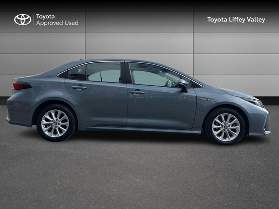 2019 Toyota Corolla - image 3