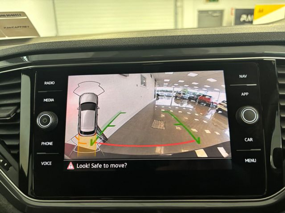 2022 Volkswagen T-Roc - image 7