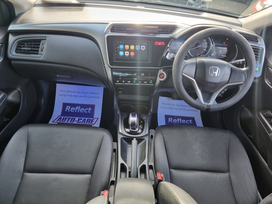 2016 Honda Grace - image 9