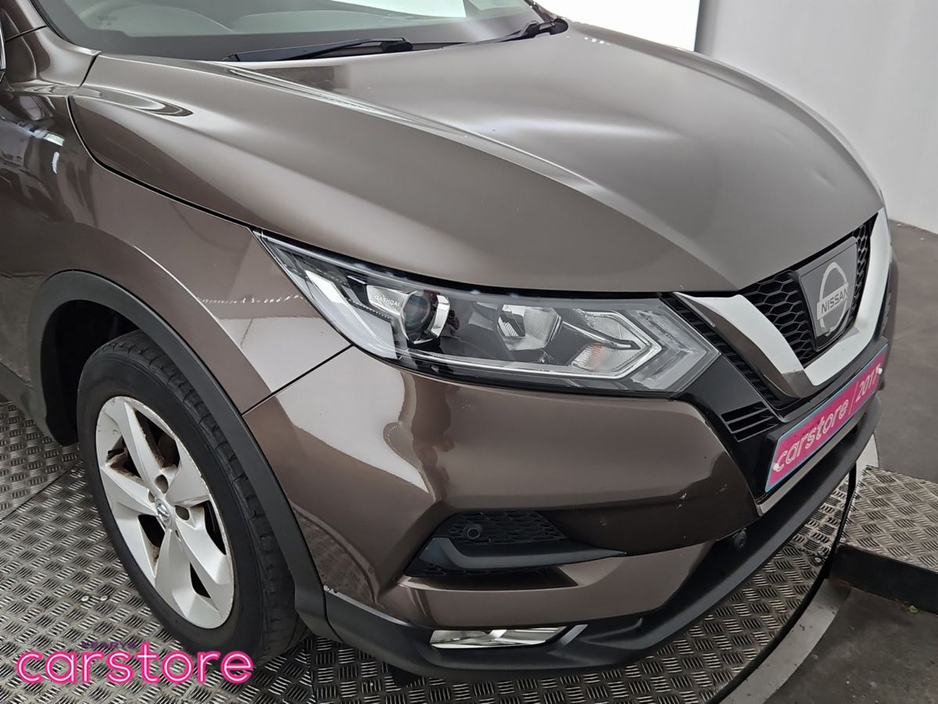 2017 Nissan Qashqai 1.2 PET XE €15,888