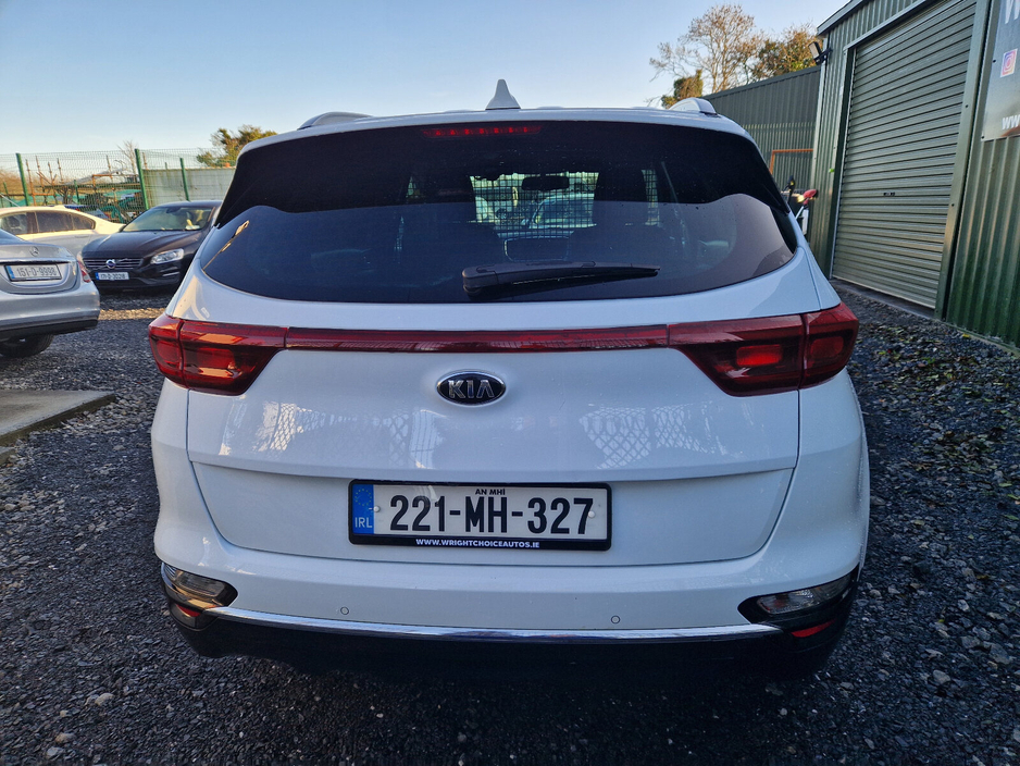 2022 Kia Sportage - image 7