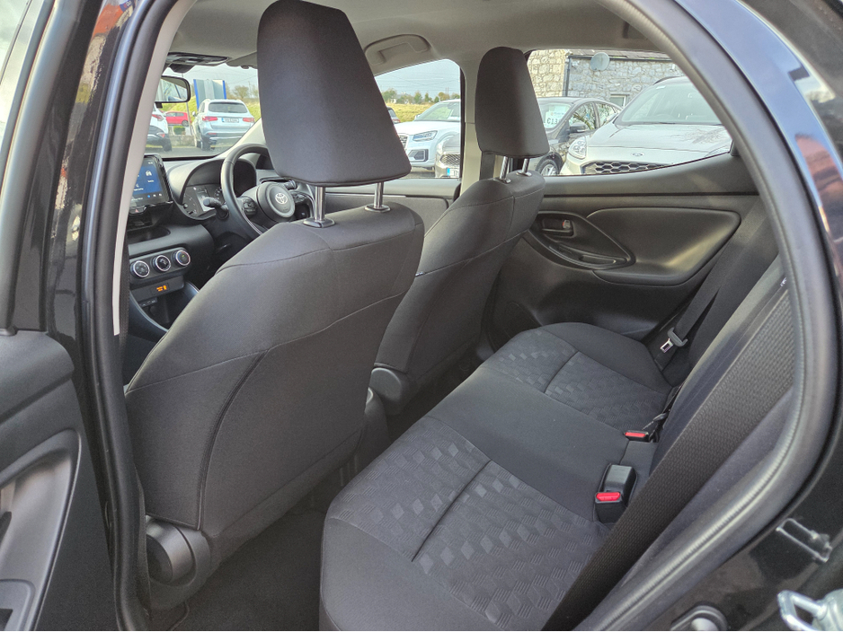 2024 Toyota Yaris 1.5 LUNA €22,950