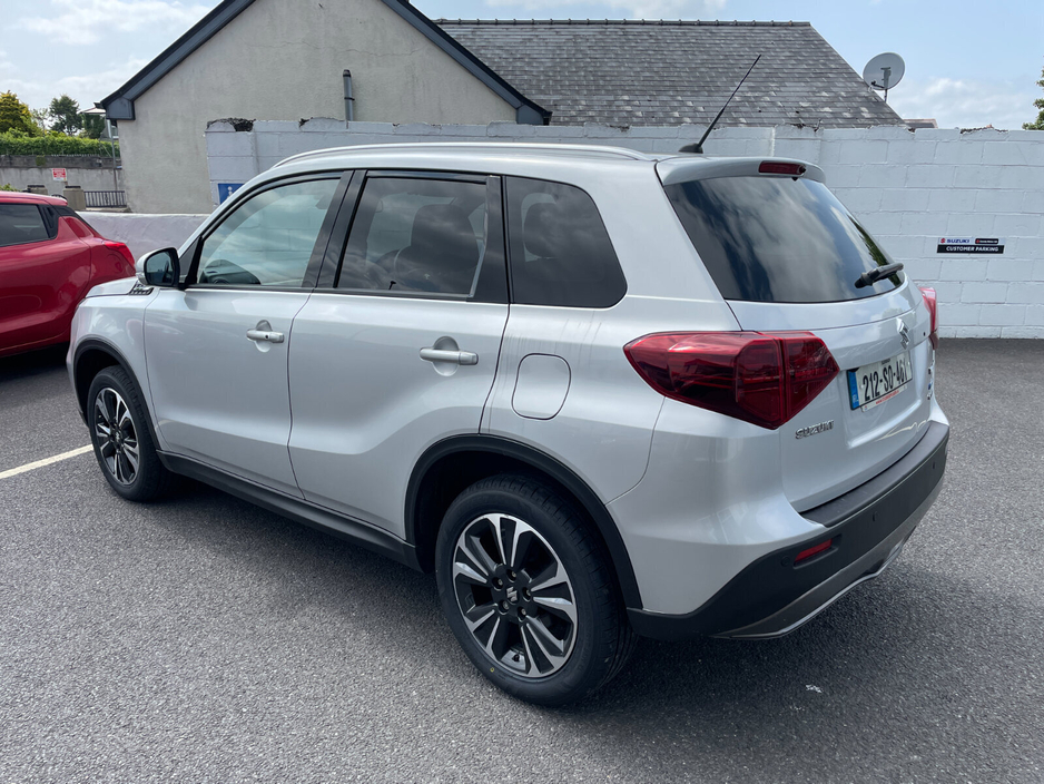 2021 Suzuki Vitara - image 6