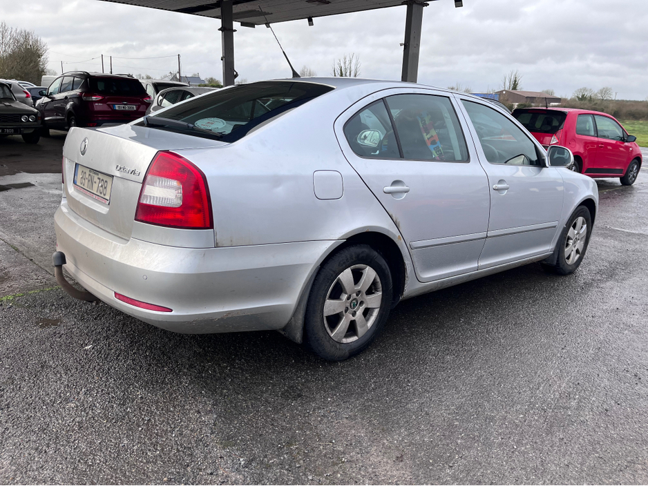 2009 Skoda Octavia - image 4