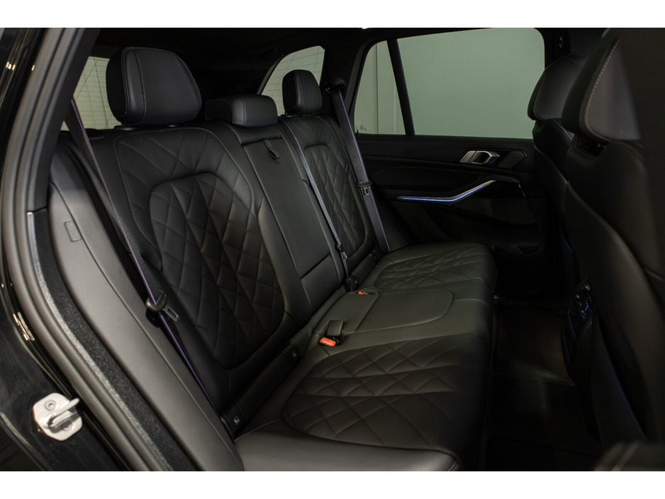2025 BMW X5 - image 11
