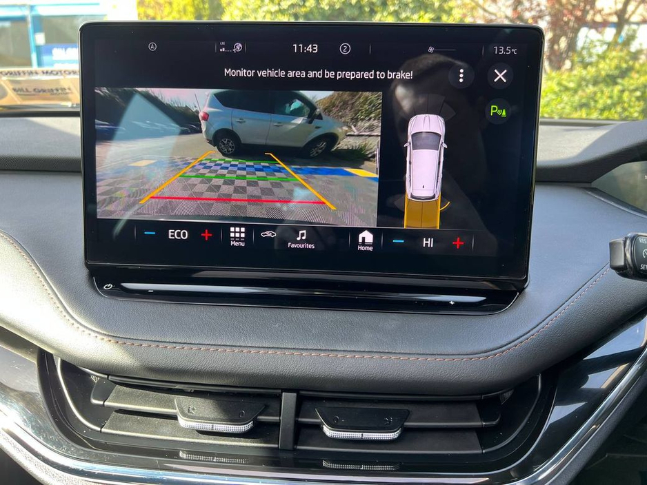 2022 Skoda Enyaq - image 8