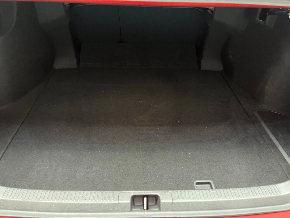 2018 Toyota Camry - image 7