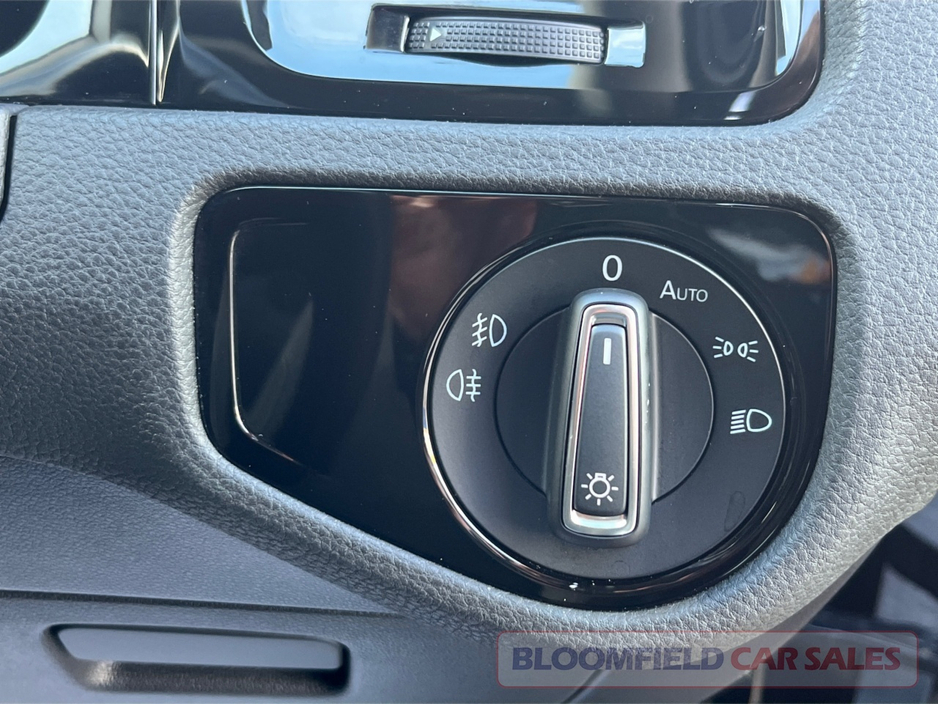 2015 Volkswagen Golf HIGHLINE , AUTO // LOW MILEAGE €13,950