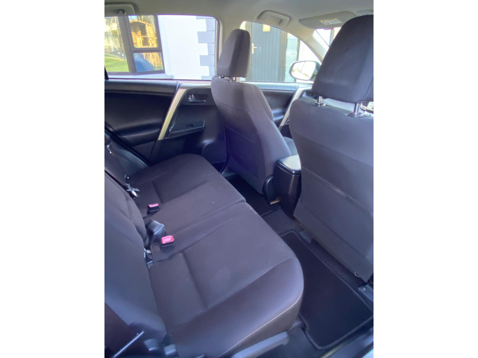 2015 Toyota Rav4 - image 13