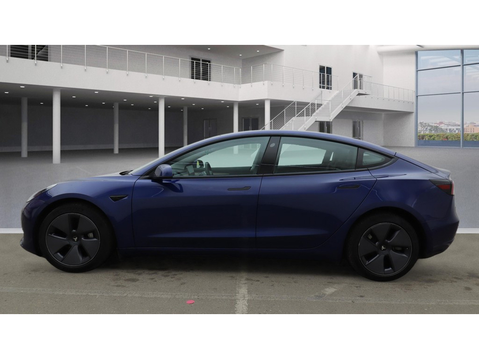 2022 Tesla Model 3 - image 3