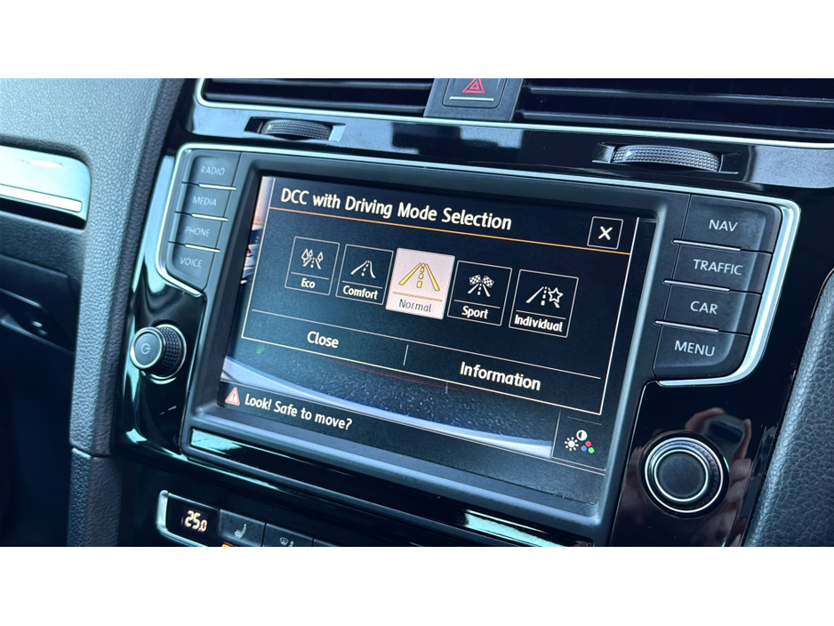 2016 Volkswagen Golf - image 14