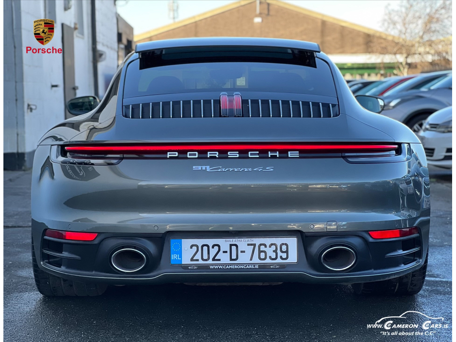 2020 Porsche 911 CARRERA 4SPEED Aventurine Green Metallic €144,950