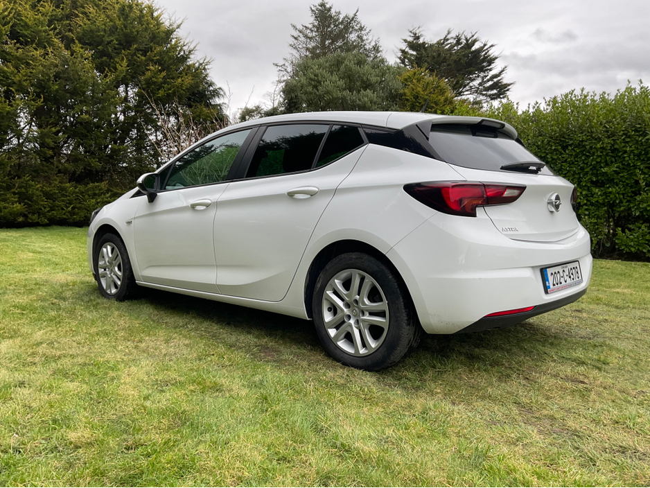 2020 Opel Astra - image 8