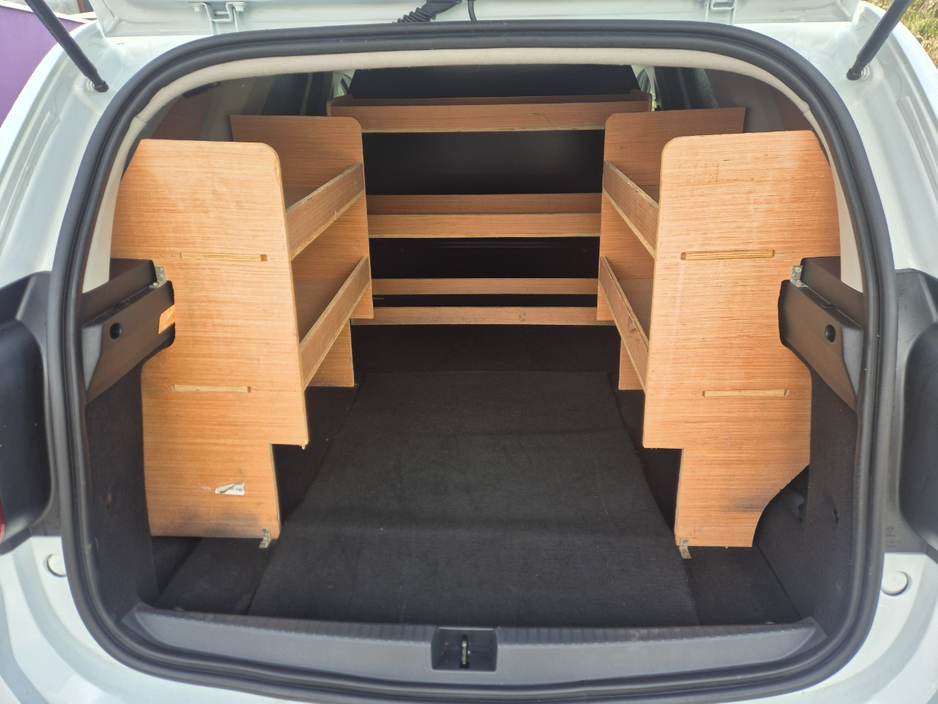 2020 Dacia Duster - image 7