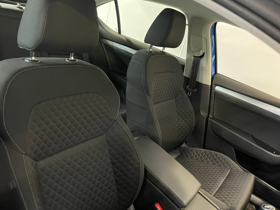 2023 Skoda Superb - image 6