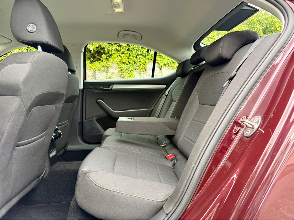 2016 Skoda Superb - image 16