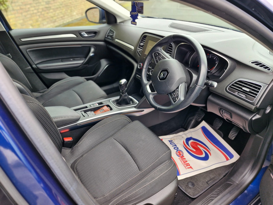 2019 Renault Megane - image 26