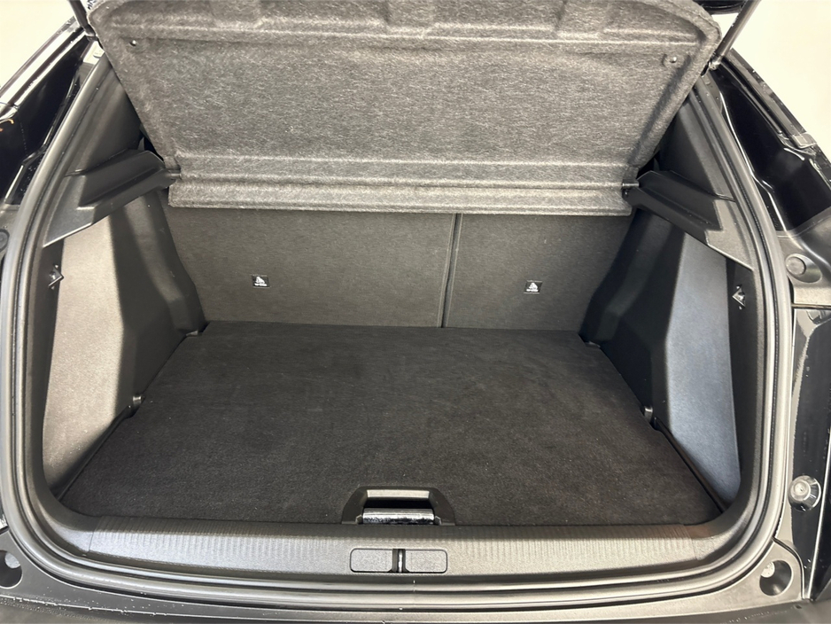 2023 Peugeot 2008 GT EV**DIGITAL DASH**MULTIFUNCTIONAL STEERING WHEEL**HALF LEATHER INTERIOR**FRONT HEATED SEATS**REVERSE CAMERA**PARKING SENSORS**TOUCH SCREEN MEDIA DISPLAY**BLUETOOTH**AMBIENT LIGHTING**17"ALLOYS** €19,995