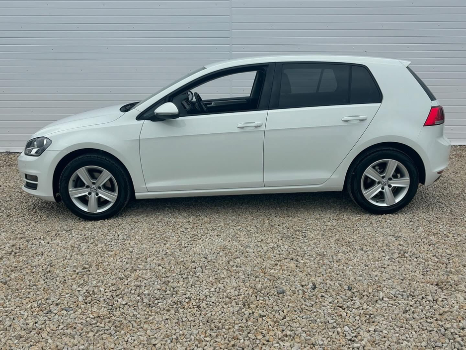 2016 Volkswagen Golf - image 10