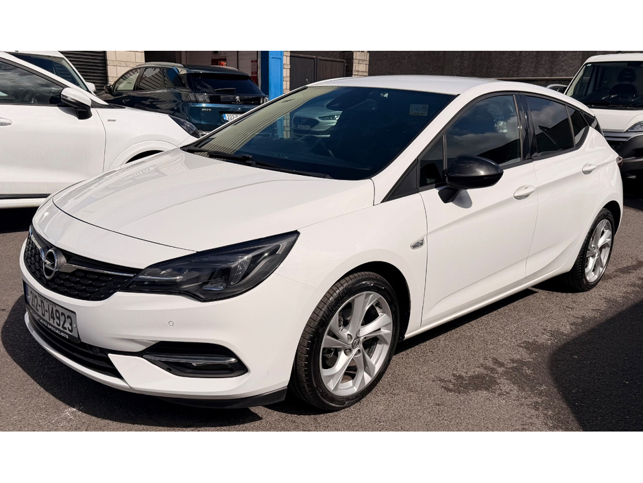 2021 Opel Astra - image 12