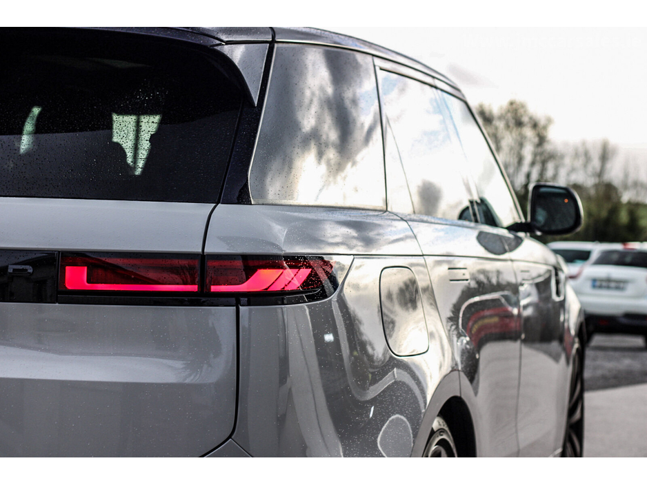 2023 Land Rover Range Rover - image 13