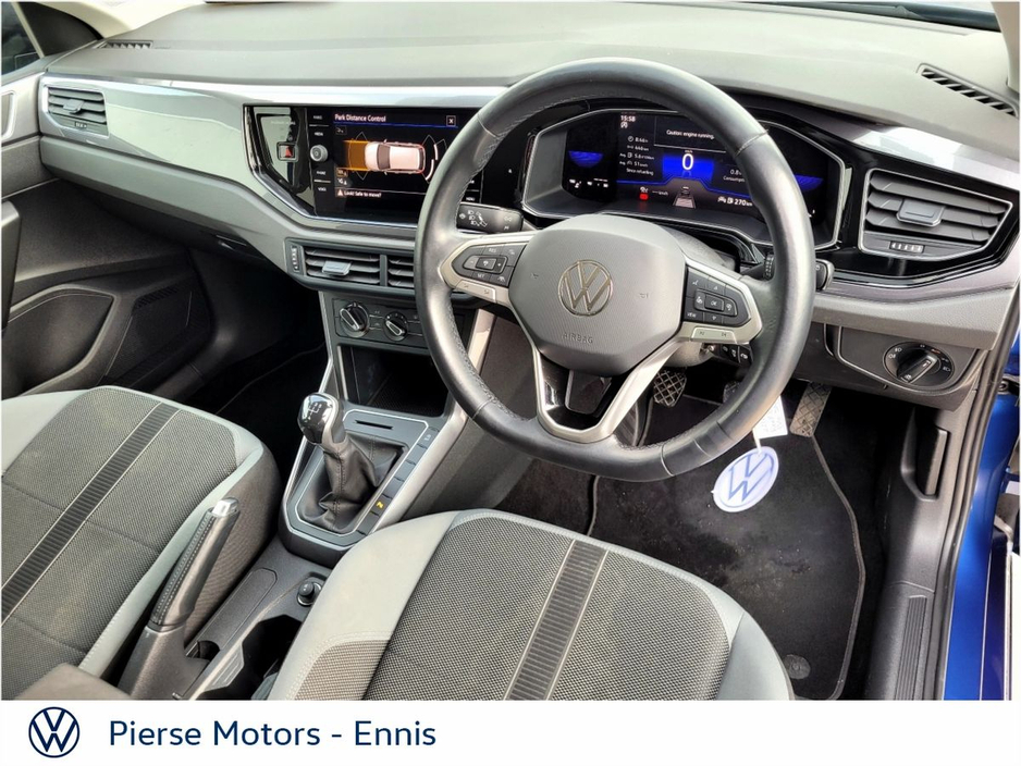 2022 Volkswagen Polo - image 2