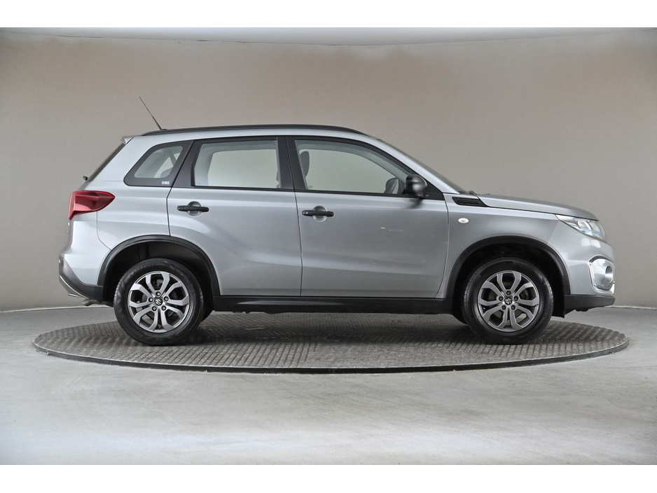 2023 Suzuki Vitara - image 11